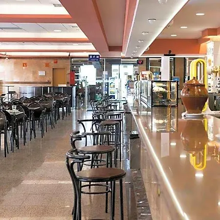 酒店 安达穆圣罗曼酒店 3*